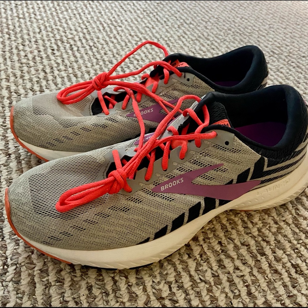 Brooks Launch 6 Women’s Grey/Black/Purple Running Shoe Size 9